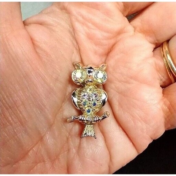 Owl Bird Aurora Borealis Rhinestone Vintage Gold Tone Pin Brooch - Picture 3 of 7